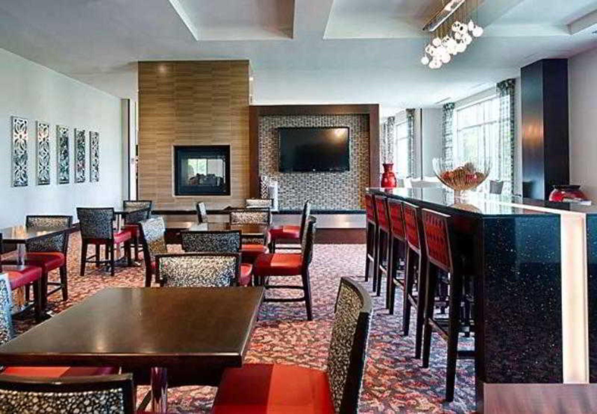 Residence Inn By Marriott Boston Logan Airport/Челси Ресторан фото