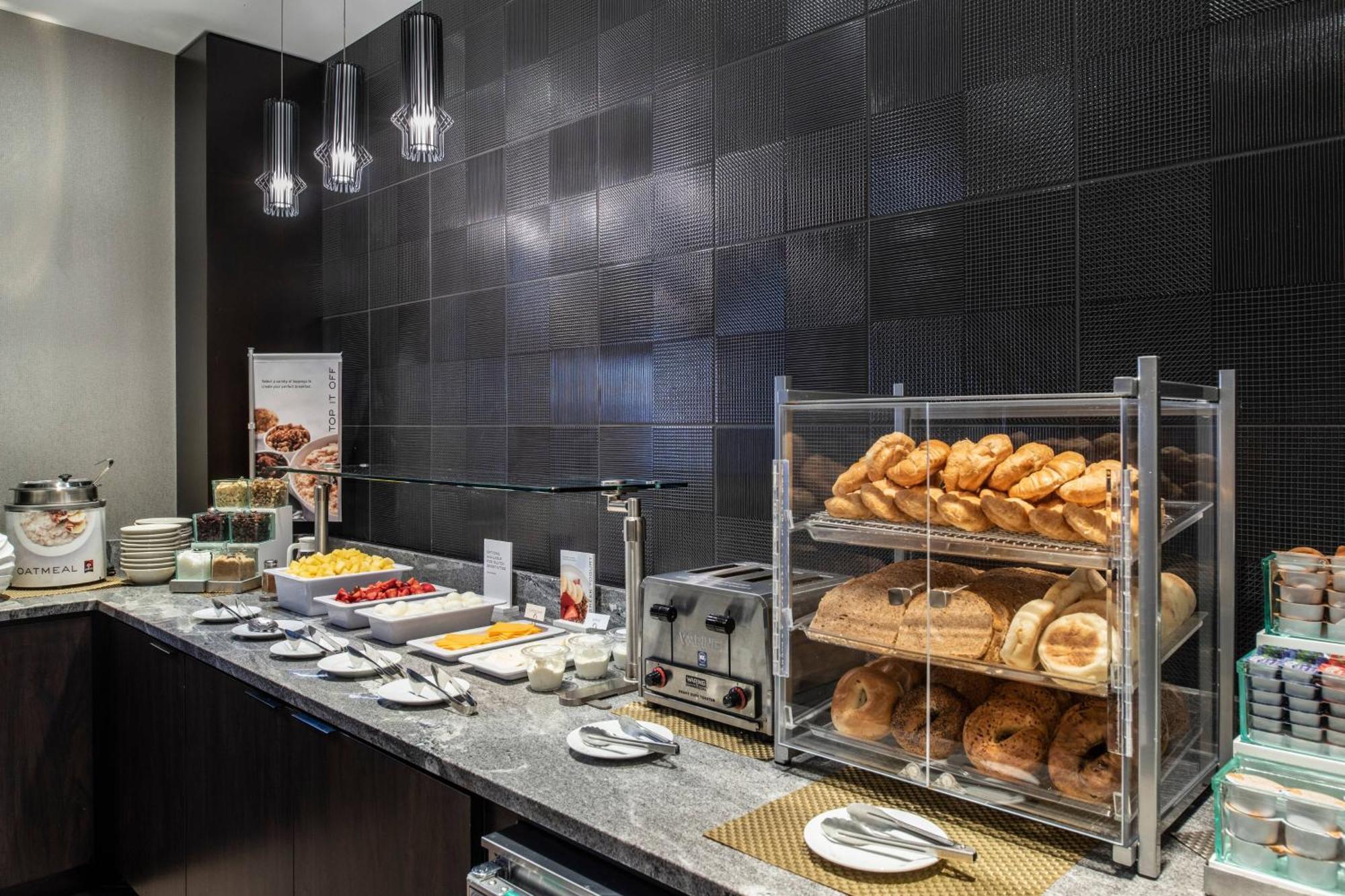 Residence Inn By Marriott Boston Logan Airport/Челси Экстерьер фото