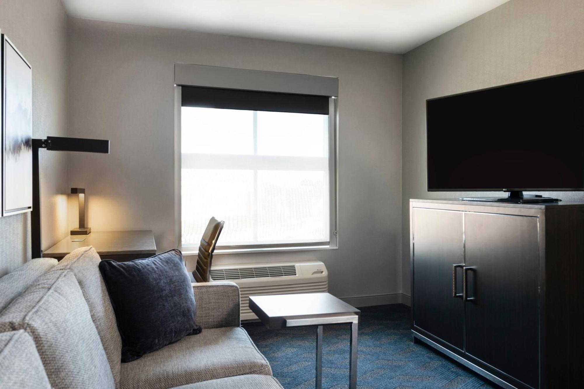 Residence Inn By Marriott Boston Logan Airport/Челси Экстерьер фото